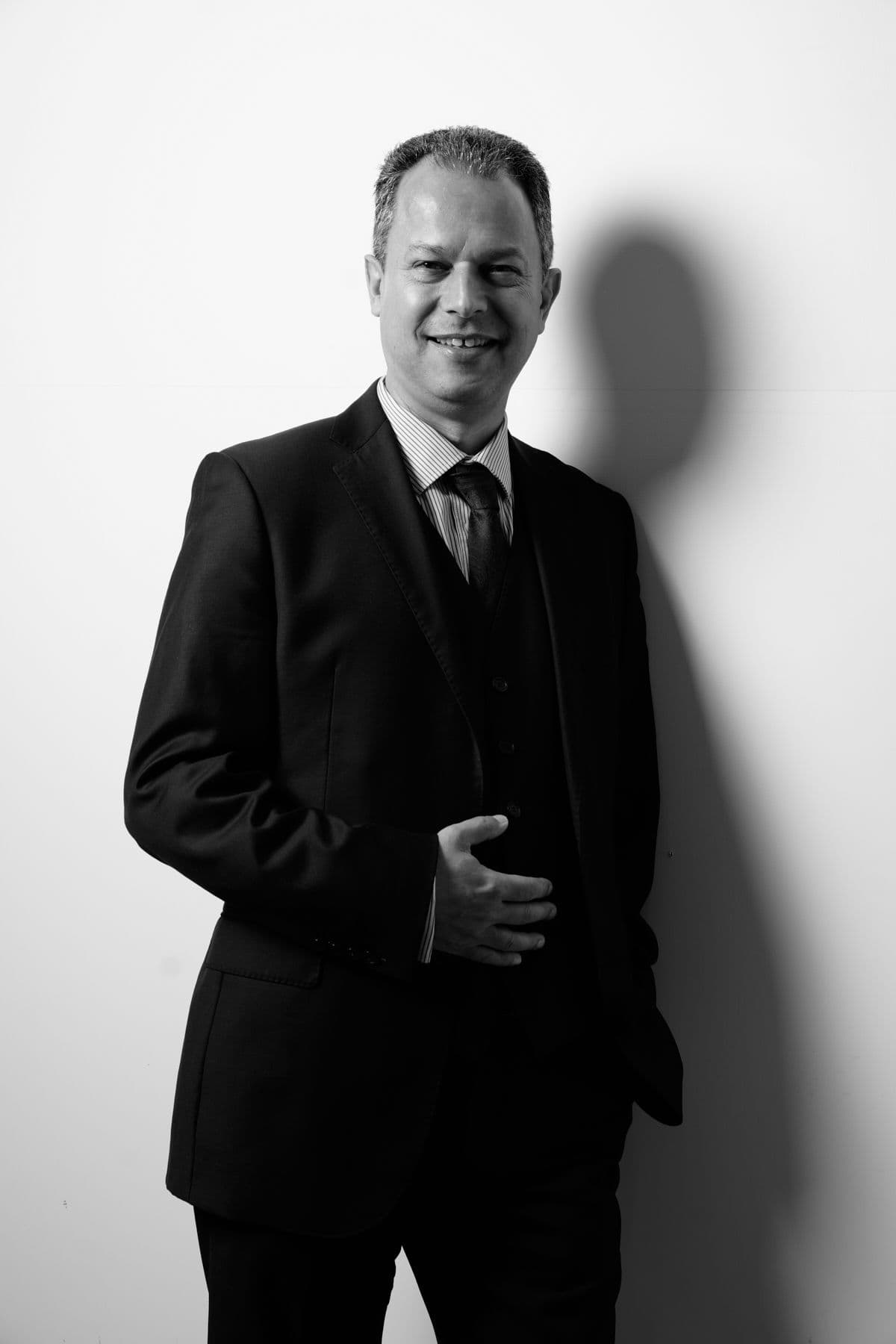 Professor Naren Barfield 