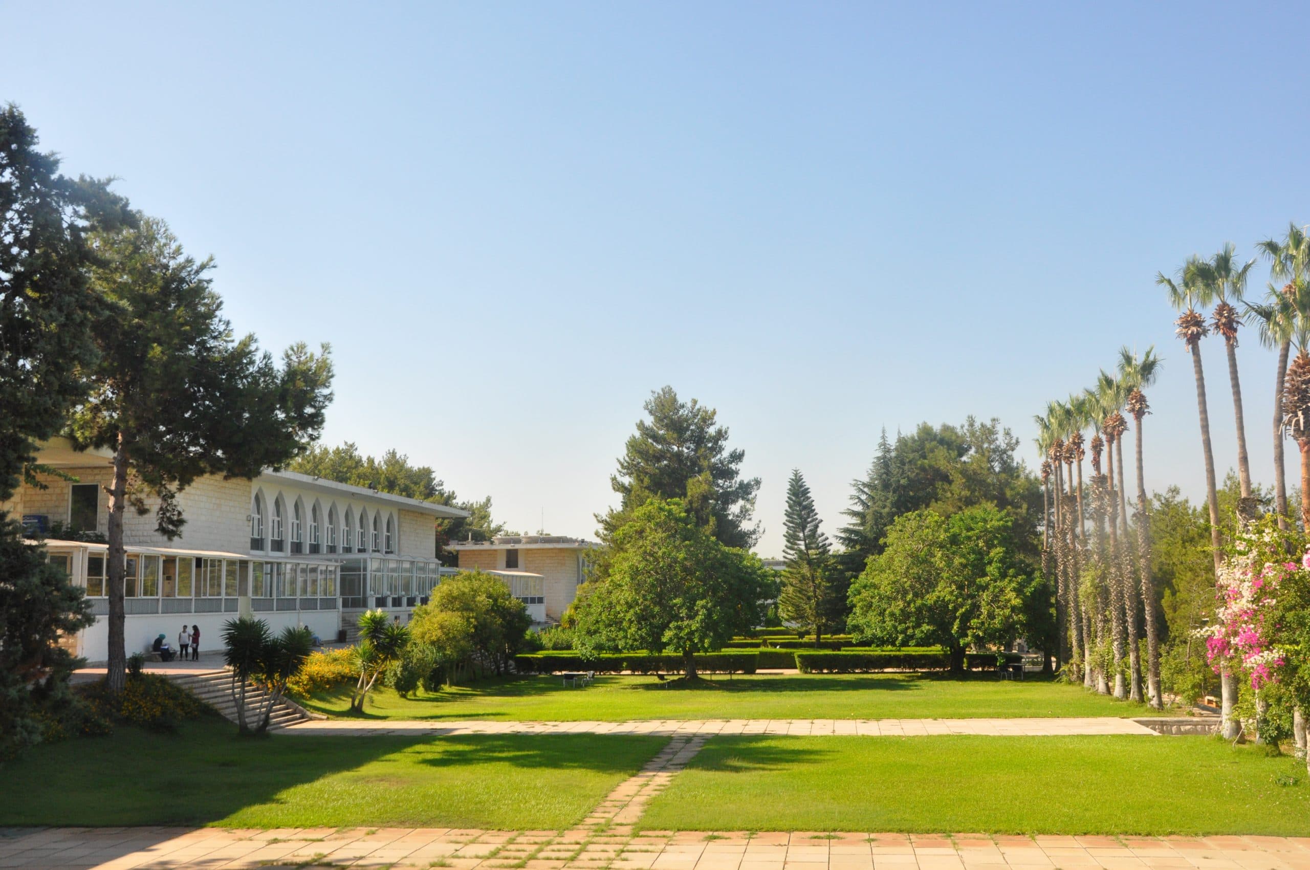 Rafik Hariri University
